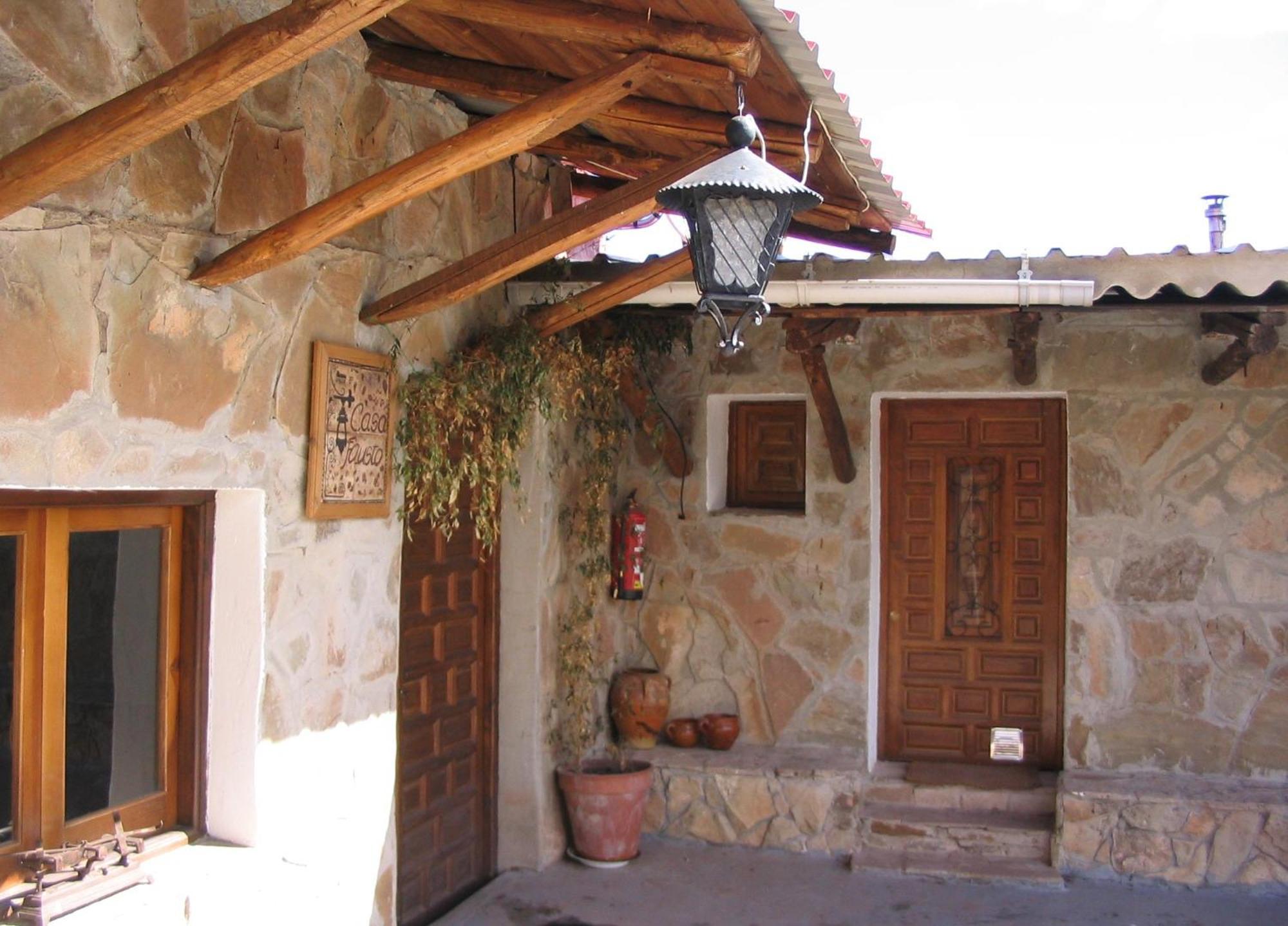 Camping Casa Fausto Cerca De Dinopolis Formiche Alto Zimmer foto