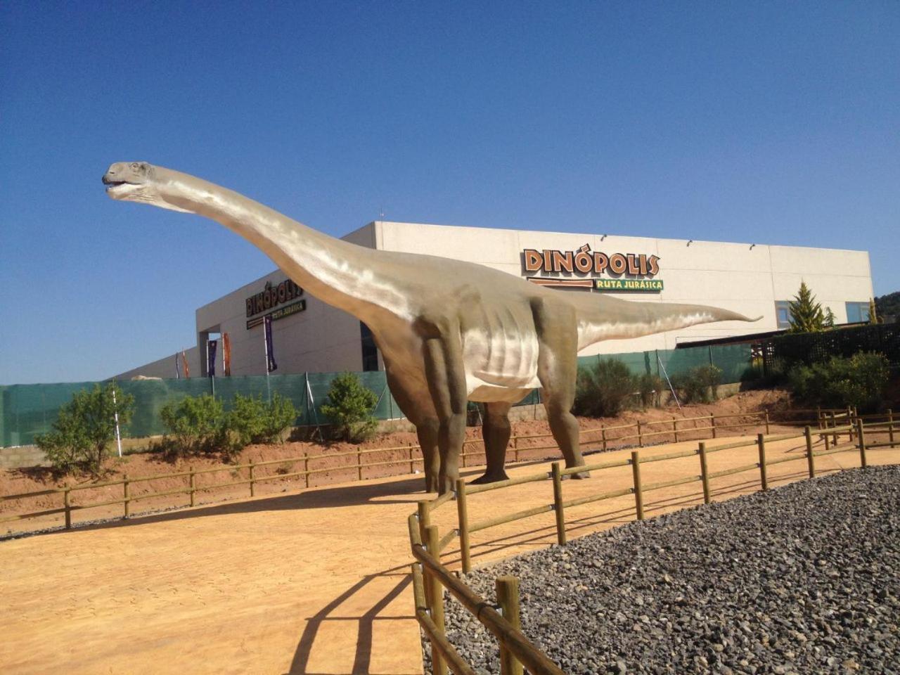 Camping Casa Fausto Cerca De Dinopolis Formiche Alto Exterior foto