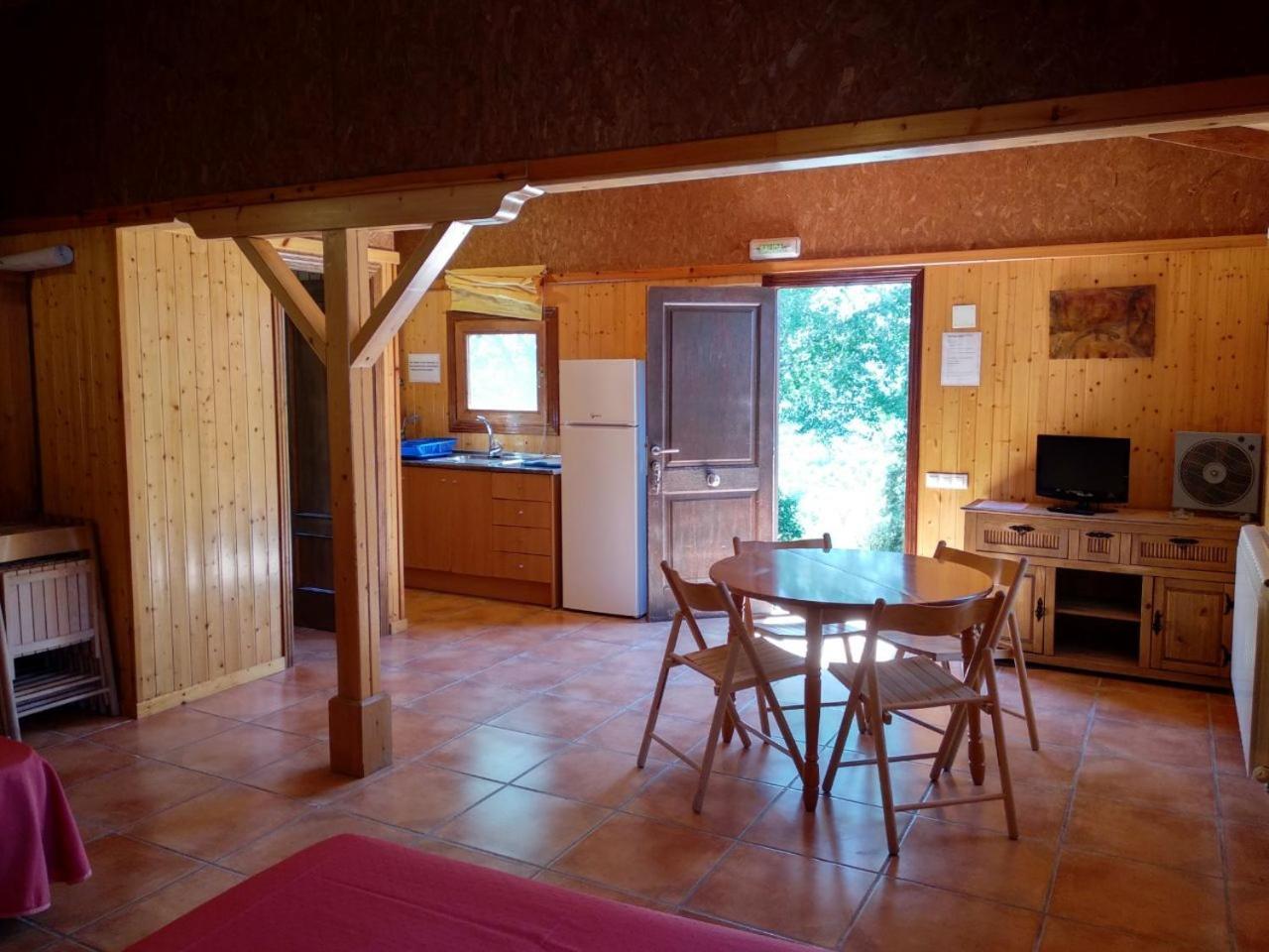 Camping Casa Fausto Cerca De Dinopolis Formiche Alto Exterior foto